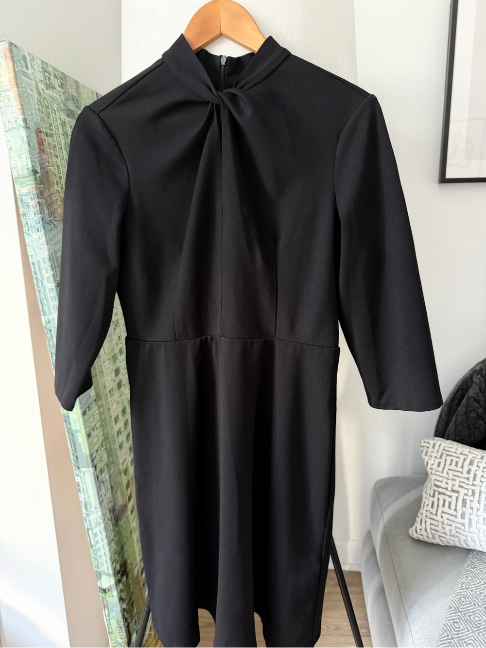 Donna Morgan Classic Black Twist-Neck Sheath Dress